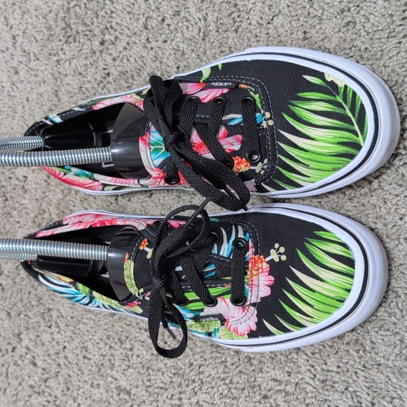 Floral Lowtop Vans Sk8 Sneakers Women's Size 6 - Picture 2 of 11